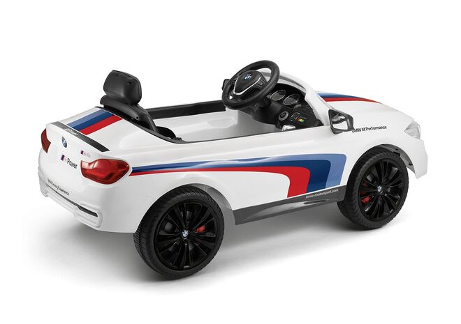 M4 Motorsport Ride On, com chave, buzina, sonoridade do motor e interface MP3. Velocidade máxima: 4 km/h. Para crianças de 3 a 5 anos,€250, BMW