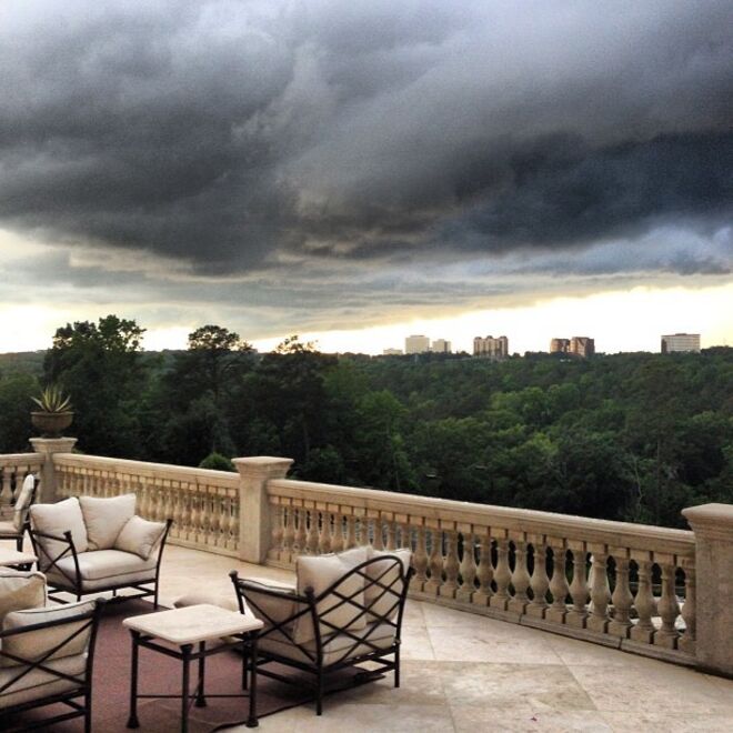 A vista é tão impressionante quanto o interior da casa 