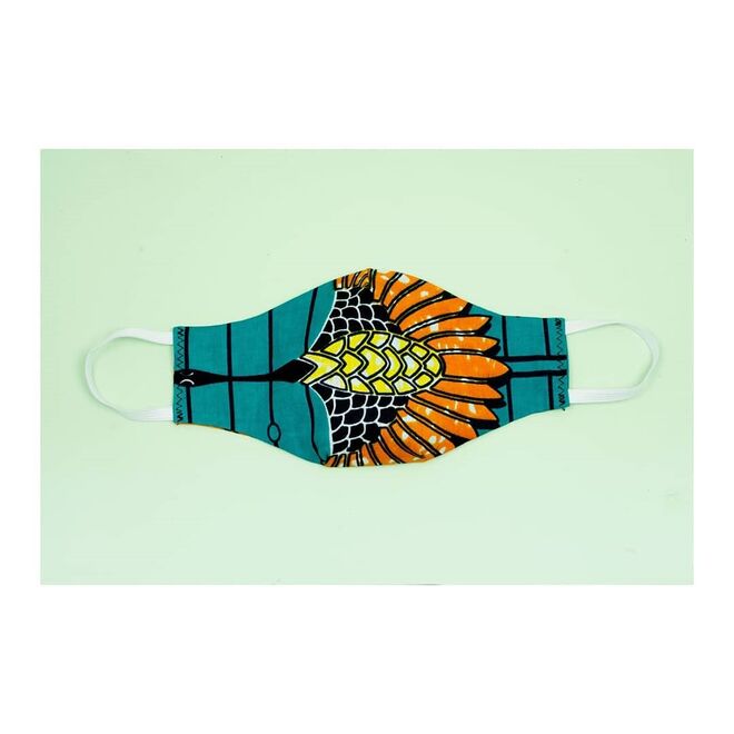 Para quem adora padrões que evocam a cultura africana, a Lumingo nasceu para criar máscaras sociais que se inspiram nesse imaginário. Das cores garridas, aos estampados exóticos, as máscaras são unissexo e têm um custo unitário de 7,50€.