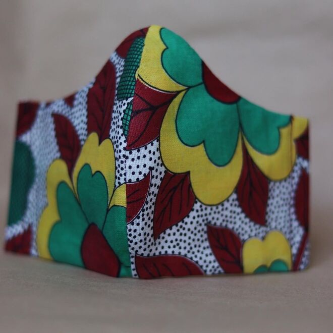 Um projeto que nasceu em plena pandemia a sul de Portugal, a 107 Máscaras tem uma infinidade de padrões para todos os gostos, unissexo. As máscaras são produzidas com dupla camada de tecido, e abertura para colocar filtro, e custam 5€.