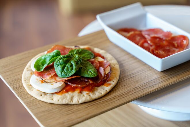 Um método com planos alimentares saudáveis e saborosos, que incluem mais de 150 refeições com produtos diversificados. 