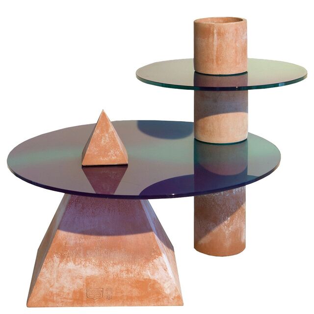 Mesa de apoio Cheope, design by Marquespacio, €8210, Poggi Uno