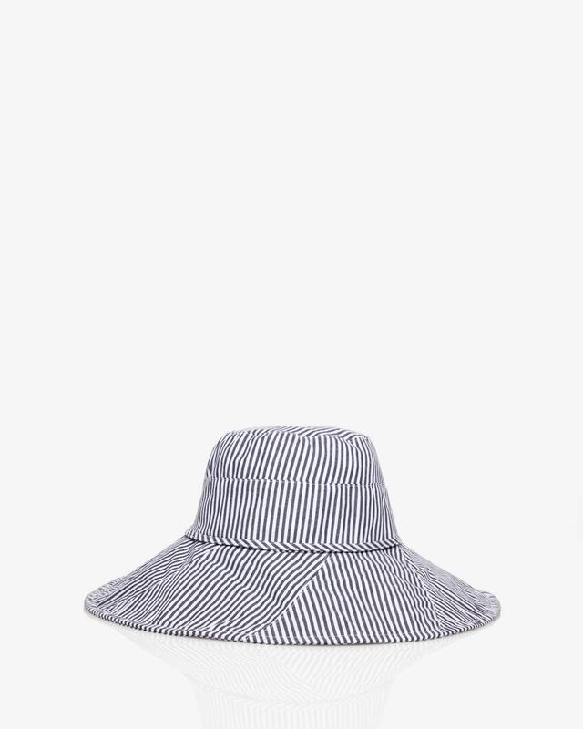 Chapéu, €25,95, Undercolors of Benetton