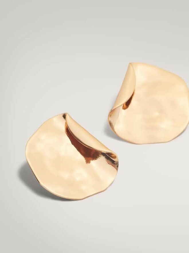 Brincos com banho de ouro Massimo Dutti, agora €14,95 (antes, €19,95)