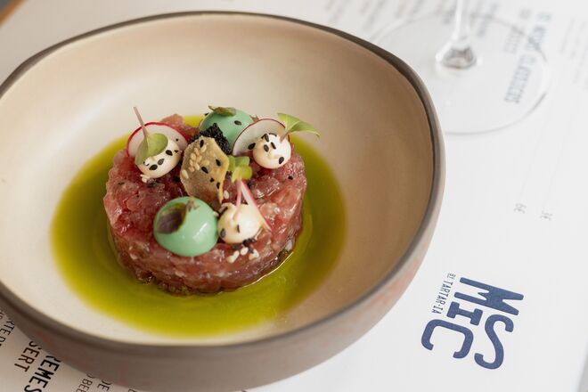 E o tártaro de atum