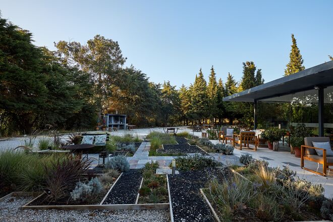 Quinta dos Machados | A Quinta dos Machados – Nature, Love and Relax, turismo rural e spa, localizada na vila de Mafra, é um convite aos amantes de natureza a aproveitar agradáveis passeios no campo ou a desfrutar de uma massagem realizada ao ar livre. 
