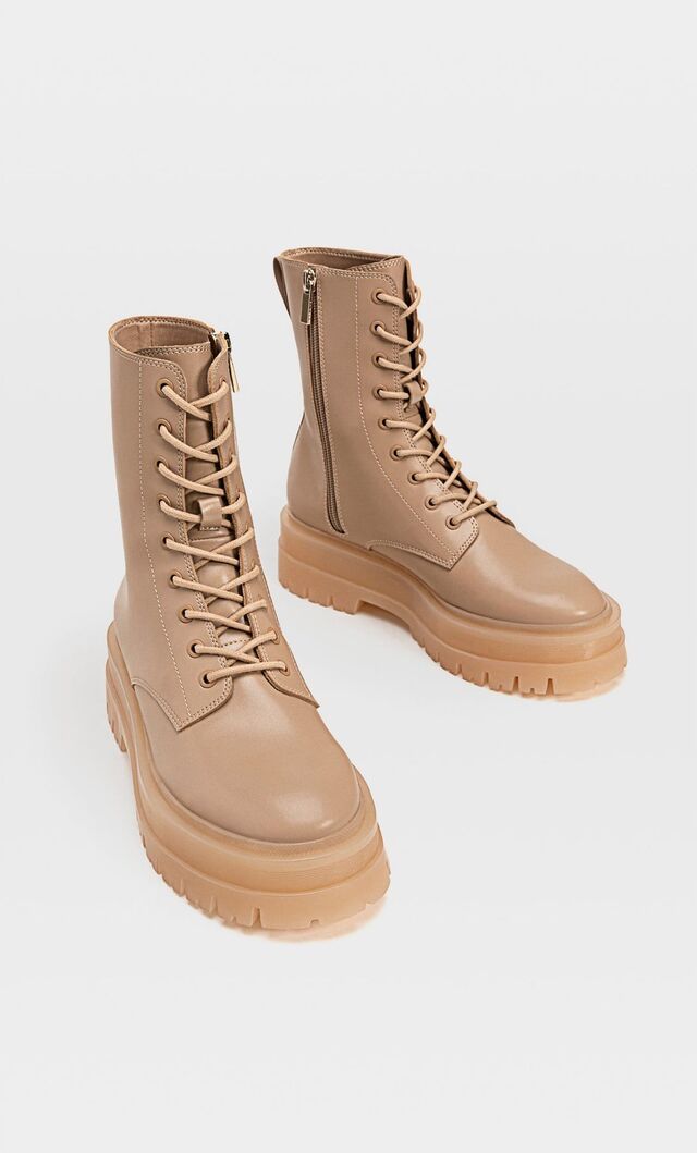 Botas Stradivarius, €39,99