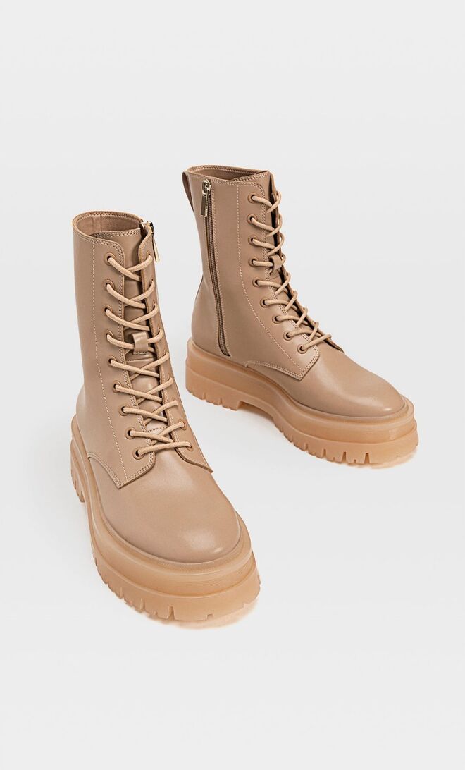 Botas Stradivarius, €39,99