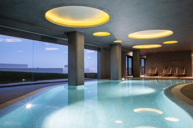 Memmo Baleeira: piscina interior