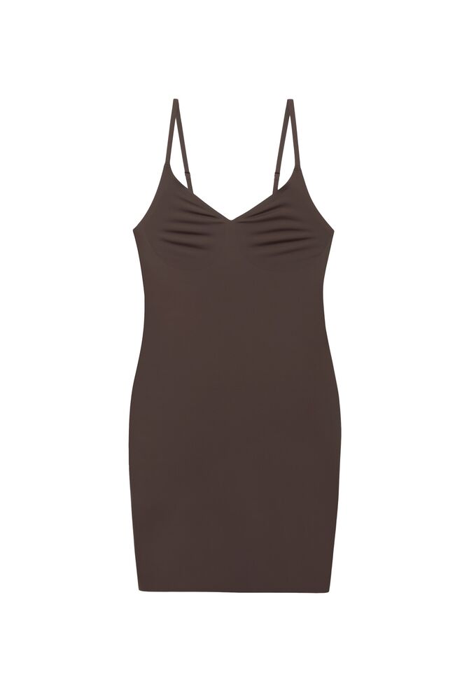 Vestido modelar de alças, €55