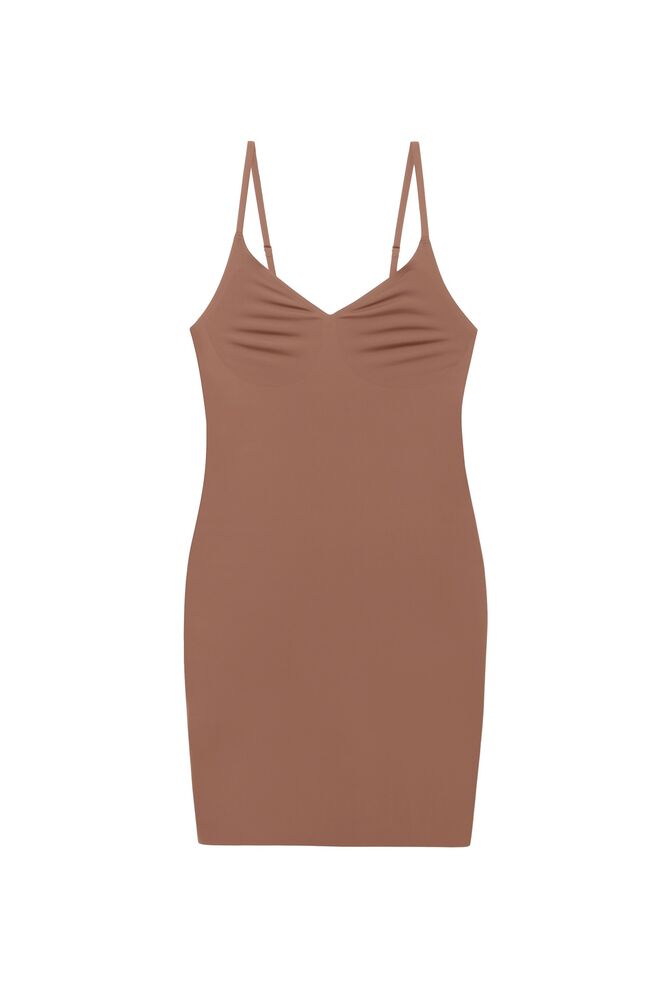 Vestido modelar de alças, €55