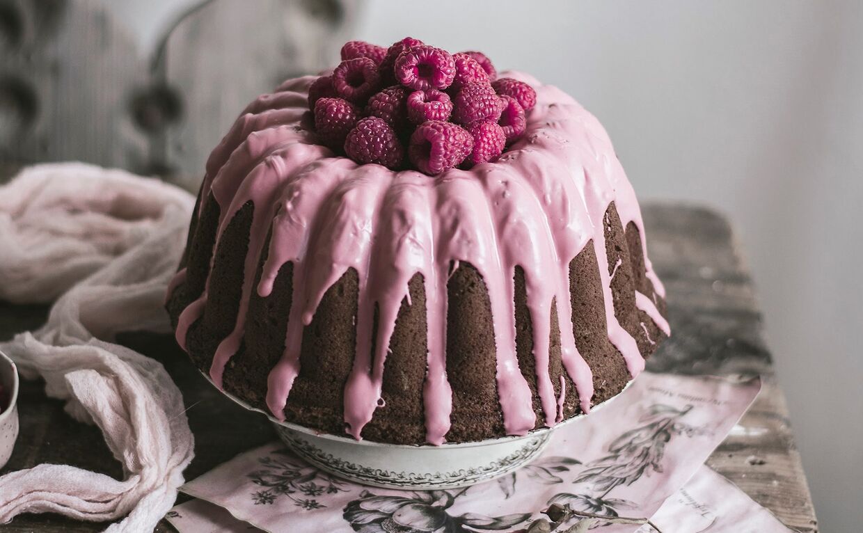 Bolo de Chocolate, queijo creme e framboesa