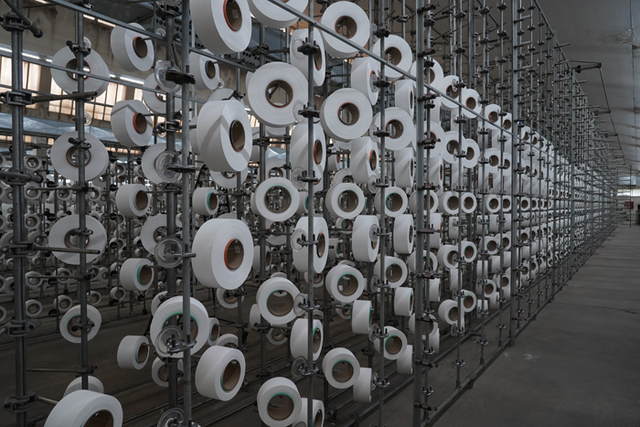 Corredores e corredores de fio, na fábrica da LMA Textiles