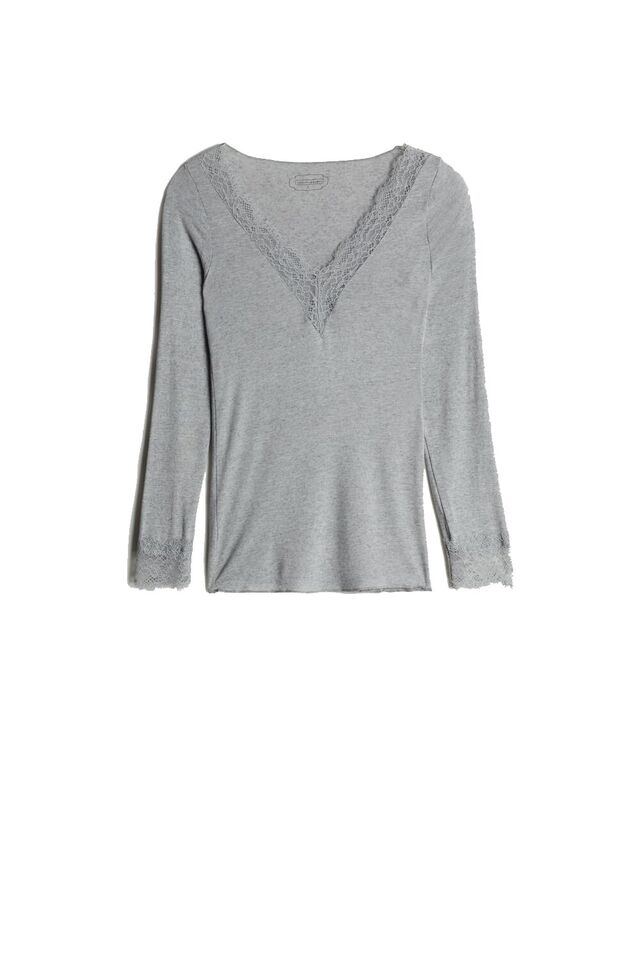 Camisola, €29,90, Intimissimi