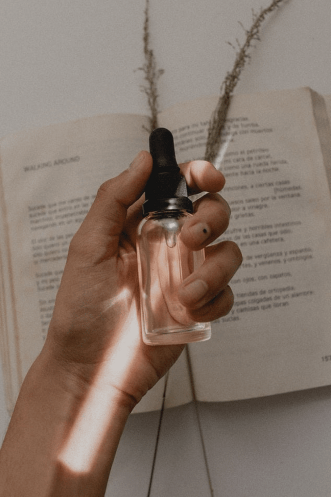 Quase todos os produtos cosméticos convencionais contém fragrâncias artificiais.