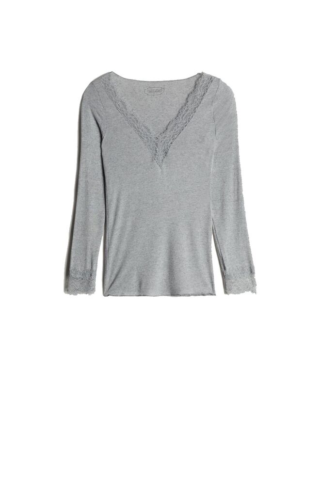 Camisola, €29,90, Intimissimi
