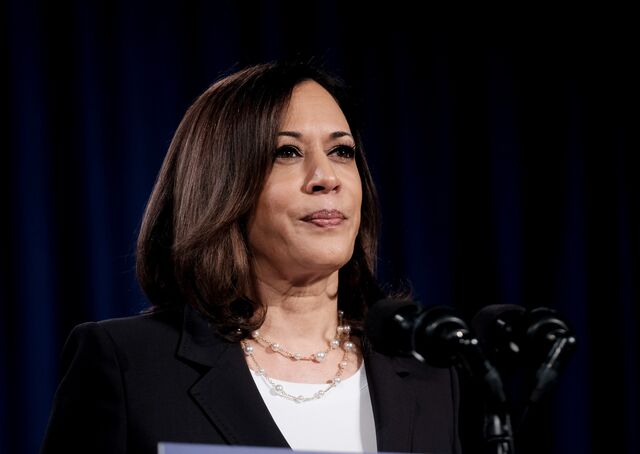 O famoso colar da designer Irene Neuwirth, de Kamala Harris