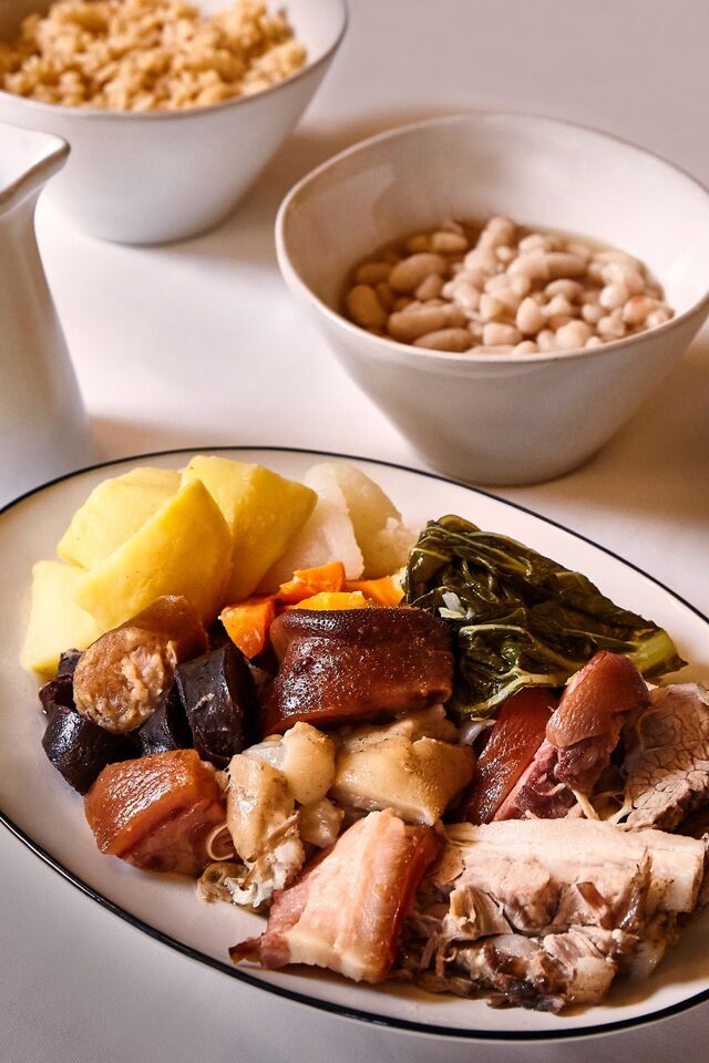 A feijoada do Bairro do Avillez, que pode ser entrega gratuitamente caso seja encomendada em dose dupla.