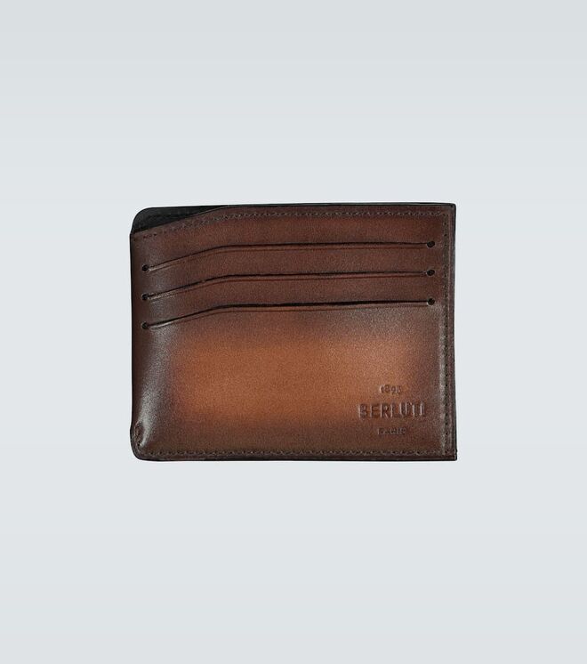 Carteira, €305, Berluti em mytheresa.com