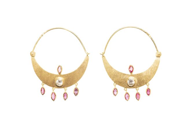 Brincos Pompeia ouro 19,2kl rubis e diamantes, €1240 Rosarinho Cruz