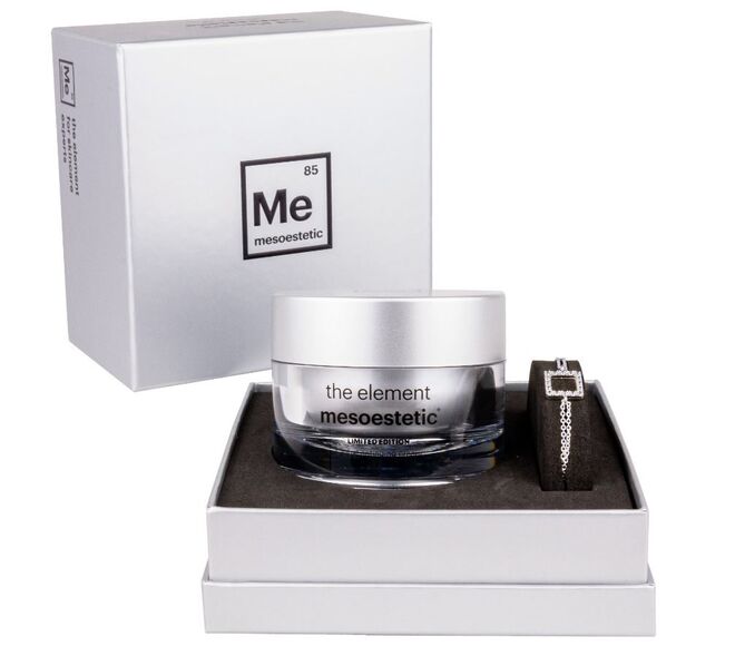 Conjunto The Element vem acompanhado de uma exclusiva pulseira de prata de lei com zircónias, €120, Mesoestetic