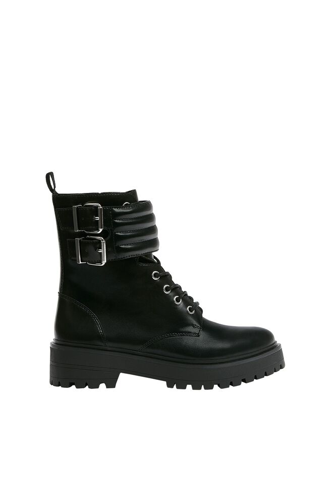 Botins, €39,99, Pull & Bear