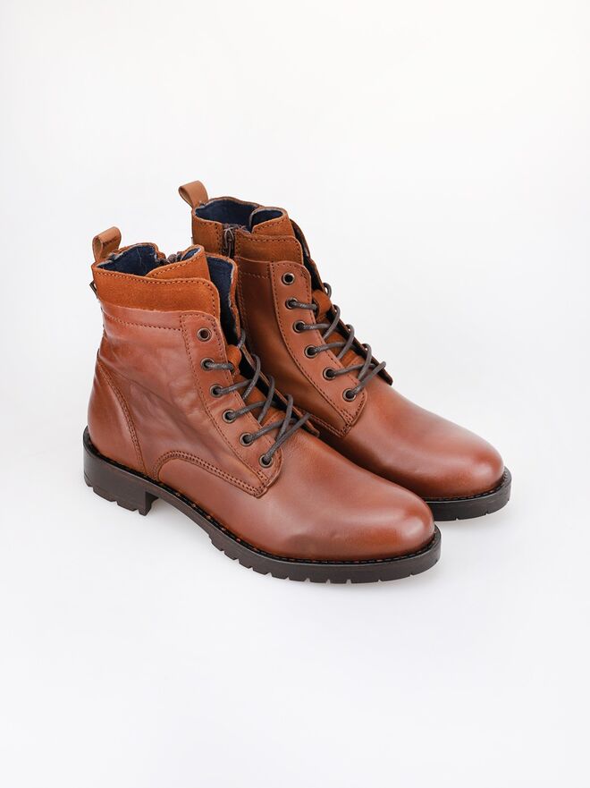 Botas Seaside, em pele, €44,50