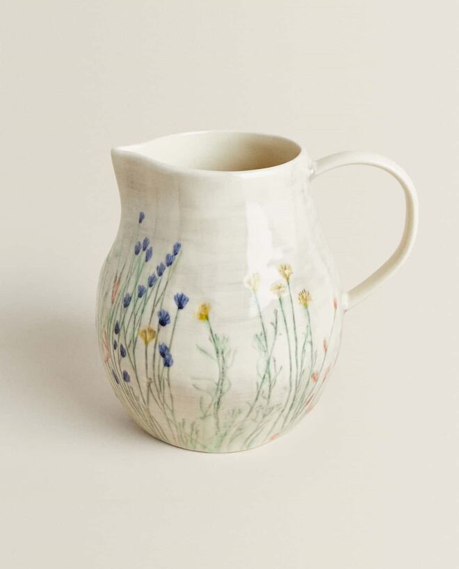 Jarro de grés, €29,99, Zara Home
