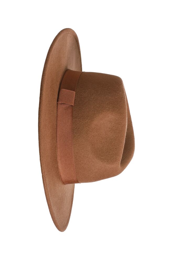 Chapéu, €19,99, C&A