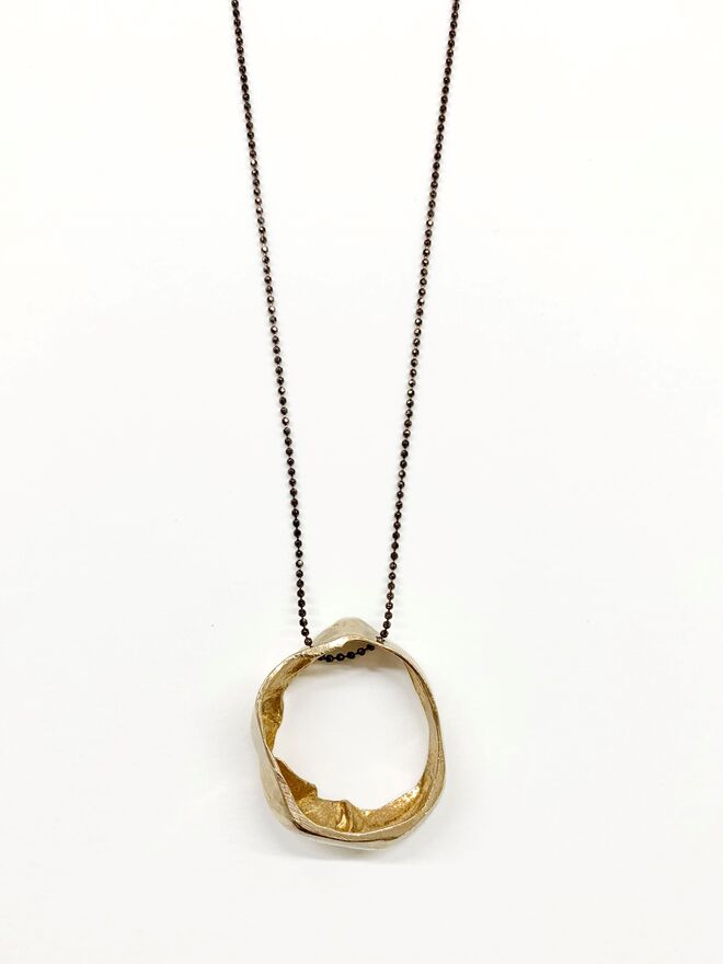 Colar, €50, Ana Pina, na SCAR-ID Store