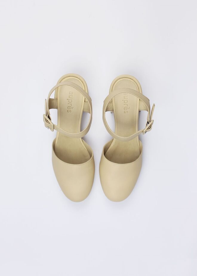 Sapatos Jeanne, €240, Auprès