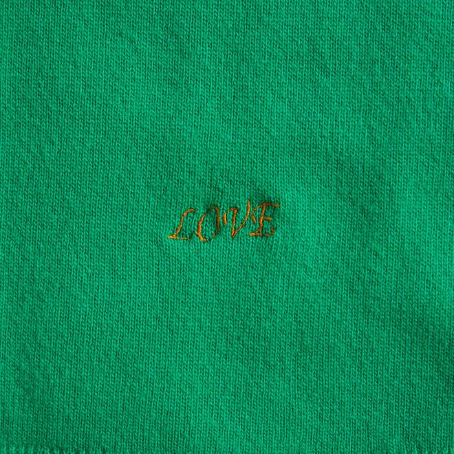 Serviço de personalização de uma camisola colorida em pura lã virgem, Benetton (pedidos em www.benetton.com)