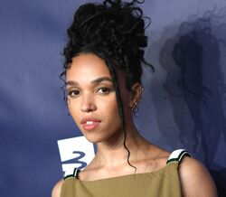 FKA Twigs processou Shia LaBeouf por abuso. E o mundo reagiu assim