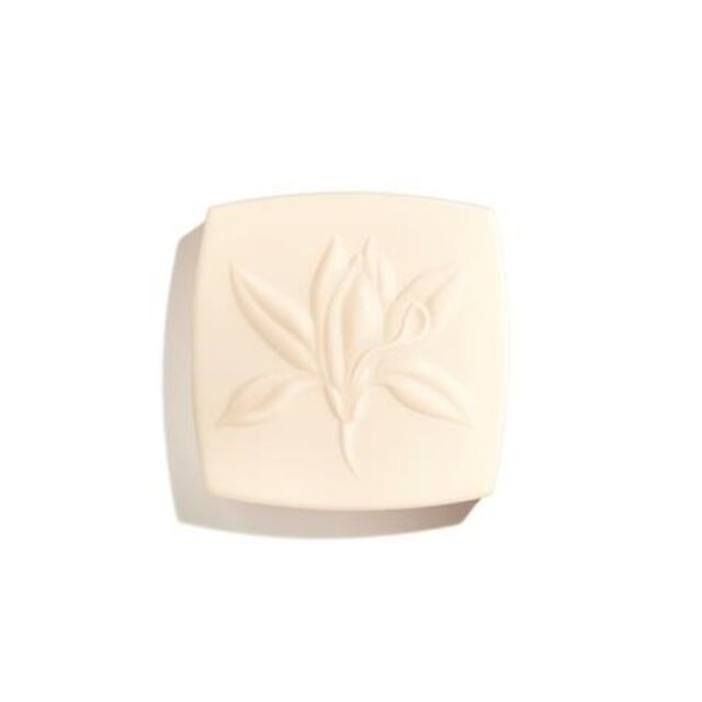 Sabonete de limpeza, da linha Sublimage, € 95, Chanel