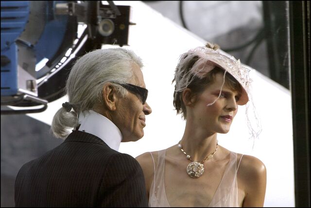 Num desfile com Karl Lagerfeld em 2003.