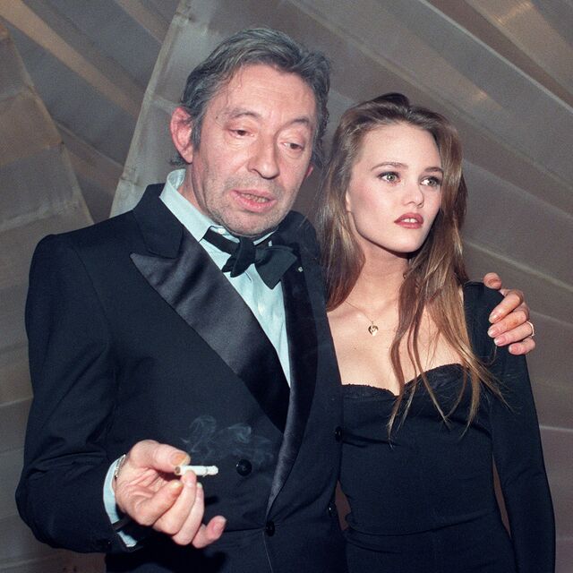 3 de fevereiro de 1990, Paris: Serge Gainsbourg e Vanessa Paradis na 5ª Cerimónia anual Victoires de la Musique