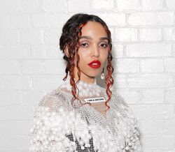 Fka Twigs fala sobre os abusos de Shia LeBeouf (e sobre o bullying dos fãs)