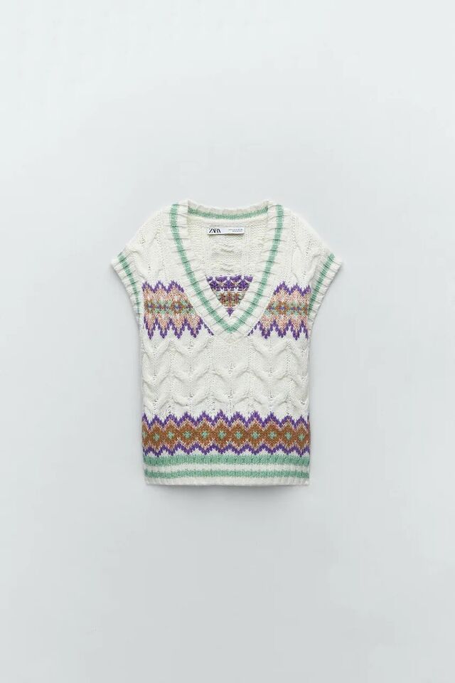 Colete de malha, €25,95, Zara