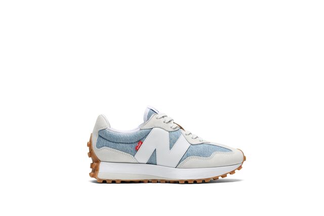 Ténis 327, €130,Levi's x New Balance