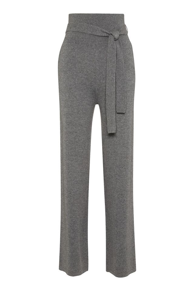 Calças, €89,99, C&A