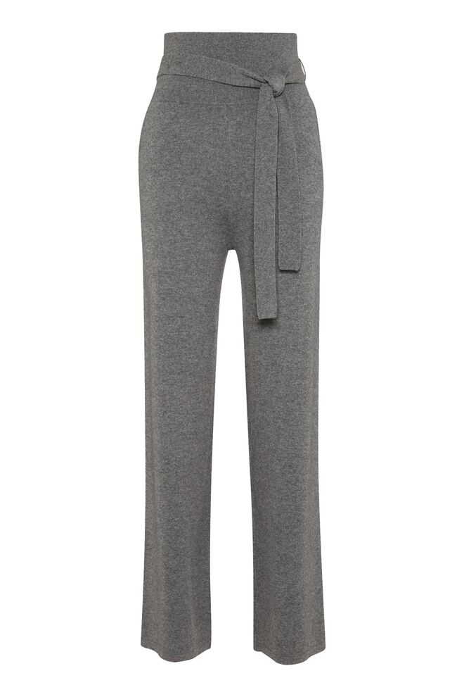 Calças, €89,99, C&A