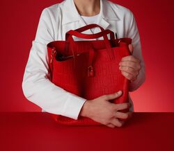 Carolina Herrera solidária com as vítimas da pandemia