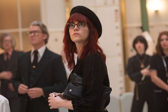 Emma Stone como Estella em Cruela (2021)