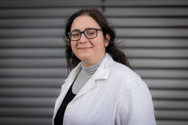 Inês Fragata, do Centro de Ecologia, Evolução e Alterações Ambientais (cE3c) – Faculdade de Ciências da Universidade de Lisboa, estuda o impacto do cádmio presente no solo para plantas e herbívoros que delas se alimentam.