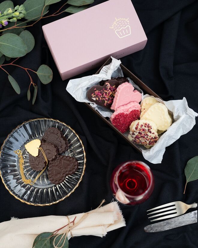 Caixa com 14 corações de chocolate, €20, Brigadeirando