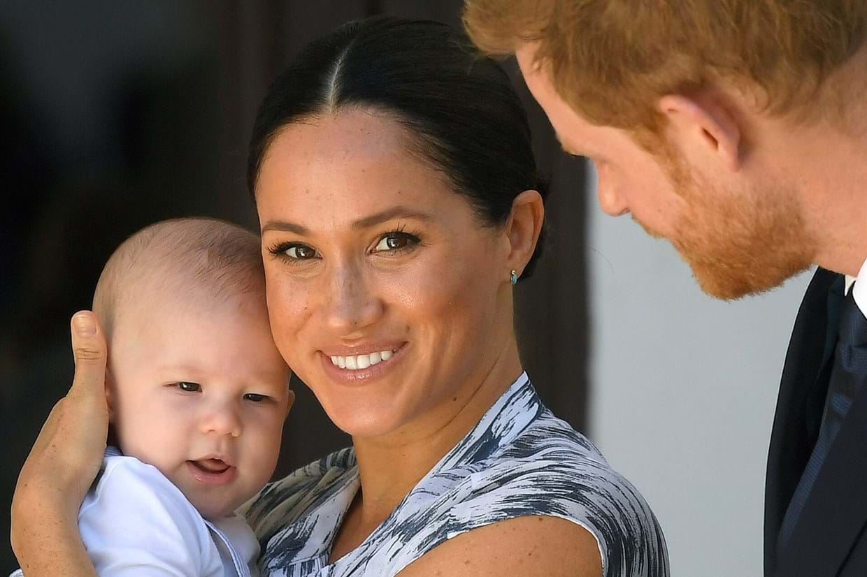 Os duques de Sussex com o pequeno Archie