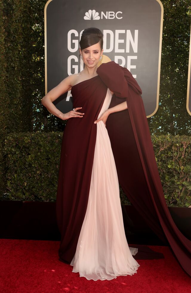 Sofia Carson em Giambattista Valli