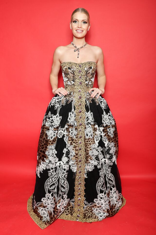 Na gala amFAR em 2010, num look total Dolce & Gabbana