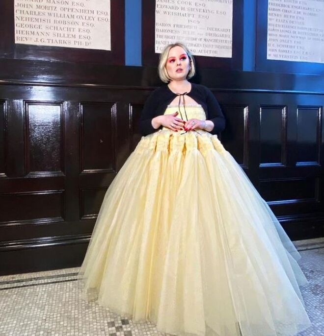 Nicola Coughlan em Molly Goddard