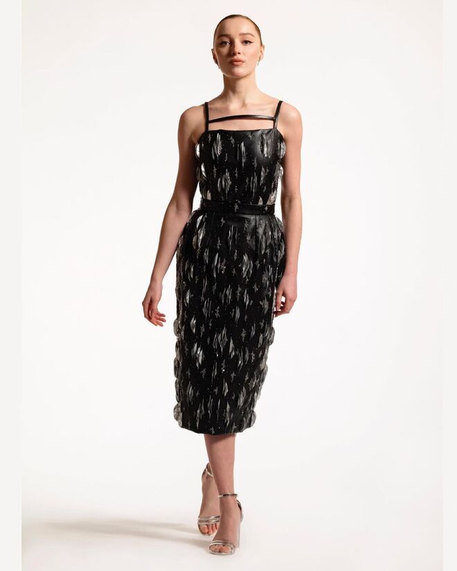 Phoebe Dynevor em Louis Vuitton